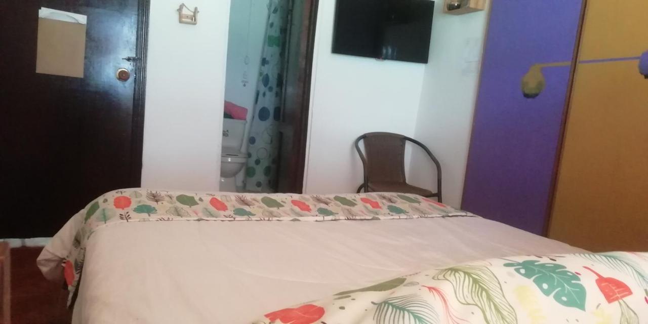 Отель Hostal Caminos De Суэска Экстерьер фото