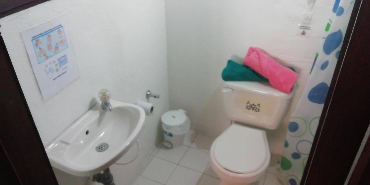 Отель Hostal Caminos De Суэска Экстерьер фото